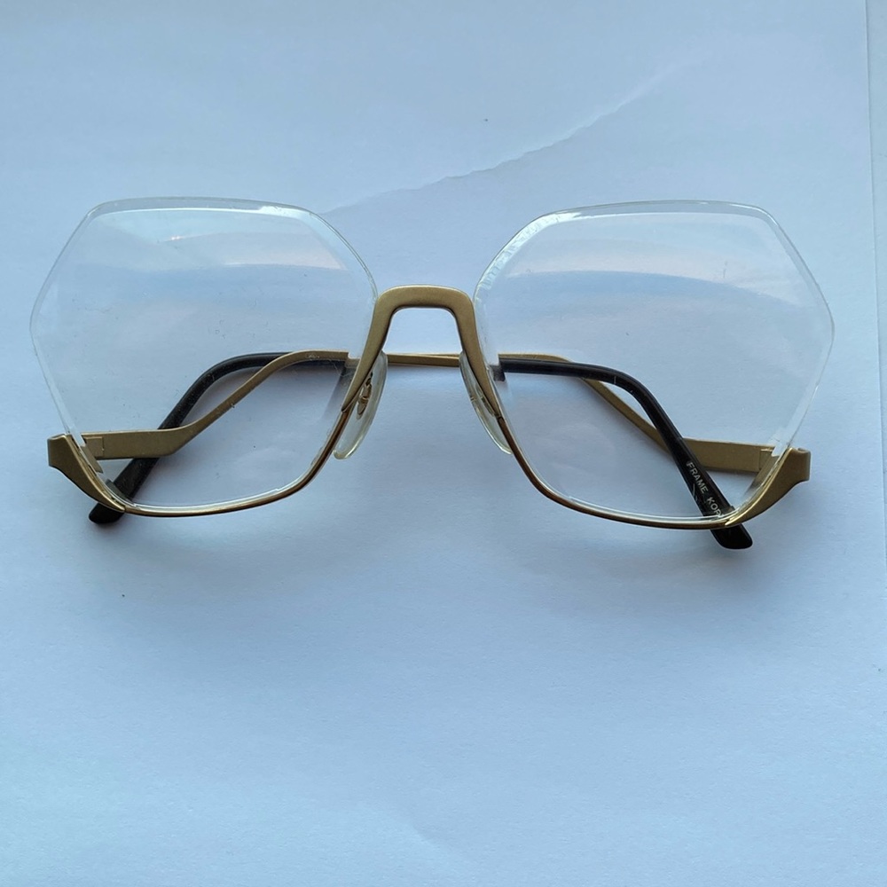 Woman’s glasses